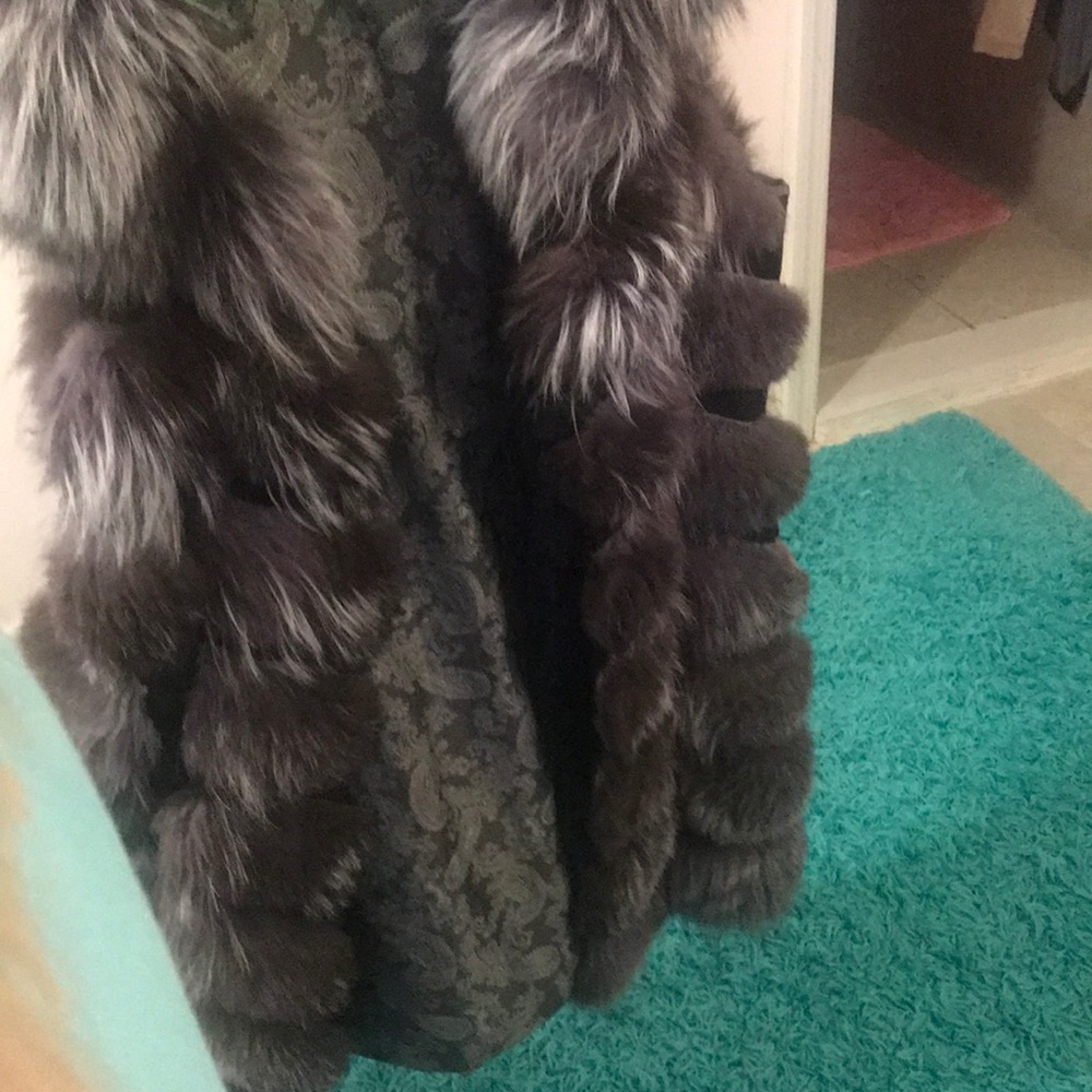 Fur coat! - Picture 3 of 4